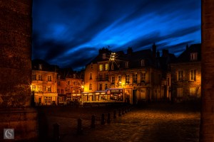 Laon - Parvis de la Cathédrale Notre-Dame de Laon