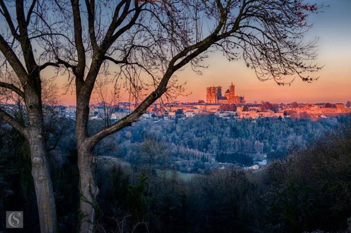 Laon - Vue sur la Cathédrale Notre-Dame de Laon