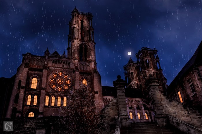 Laon - Vue artistique sur la Cathédrale Notre-Dame de Laon