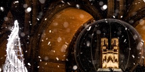 Laon - Parvis de la Cathédrale Notre-Dame de Laon